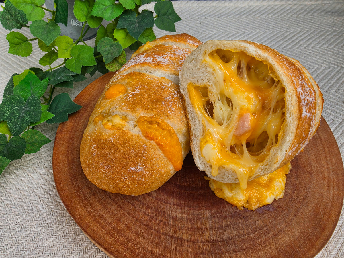 ベーコンチーズフランス（焼き上げ後・チーズのイメージ）