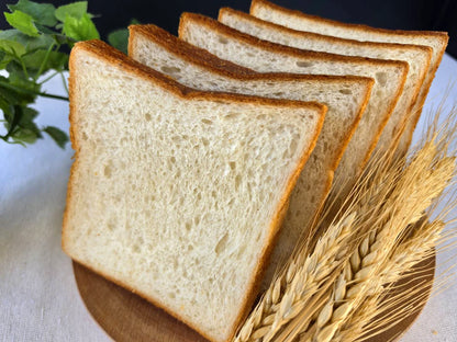 鎌倉ベーカリーの出汁食パン 5枚切りの厚みが分かる商品画像