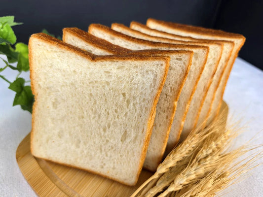 鎌倉ベーカリーの出汁食パン 6枚切りの厚みが分かる商品画像